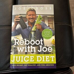 The Reboot with Joe. Juice Diet. By Joe Cross. Great book to restart your diet​